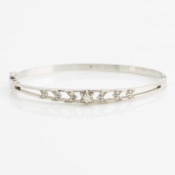 Bangle, 18k white gold with diamonds.