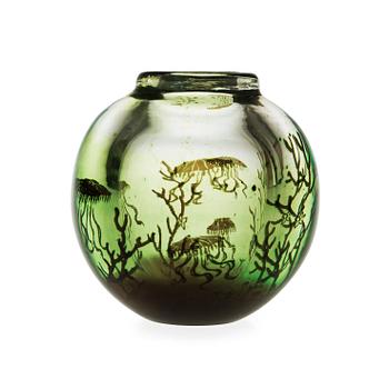 391. An Edward Hald 'fiskgraal' glass vase, Orrefors 1939.