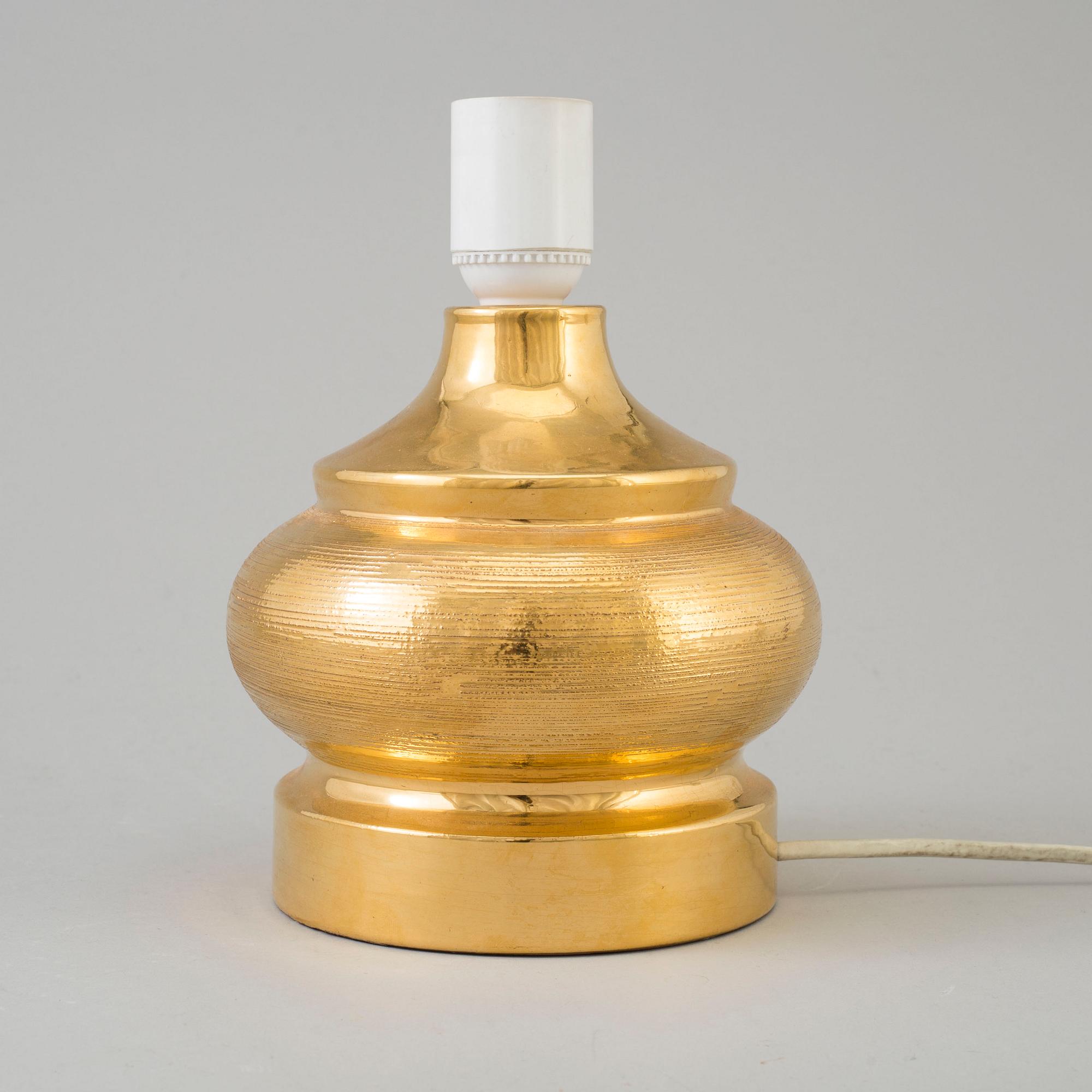 A TABLE LAMP. Ceramics. Italy. For Miranda AB.  Signed with labels. Second half of the 20th century.