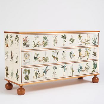 Josef Frank, a mahogany chest of drawers 'Florabyrå Linné', Svenskt Tenn, Sweden 2007, model 1050, jubilee ed. 43/50.