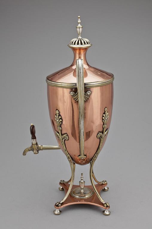 SAMOVAR, koppar och nysilver troligen Ryssland sekelskiftet 1900.