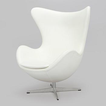 Arne Jacobsen, nojatuoli, "Egg", Fritz Hansen, Tanska 2018.