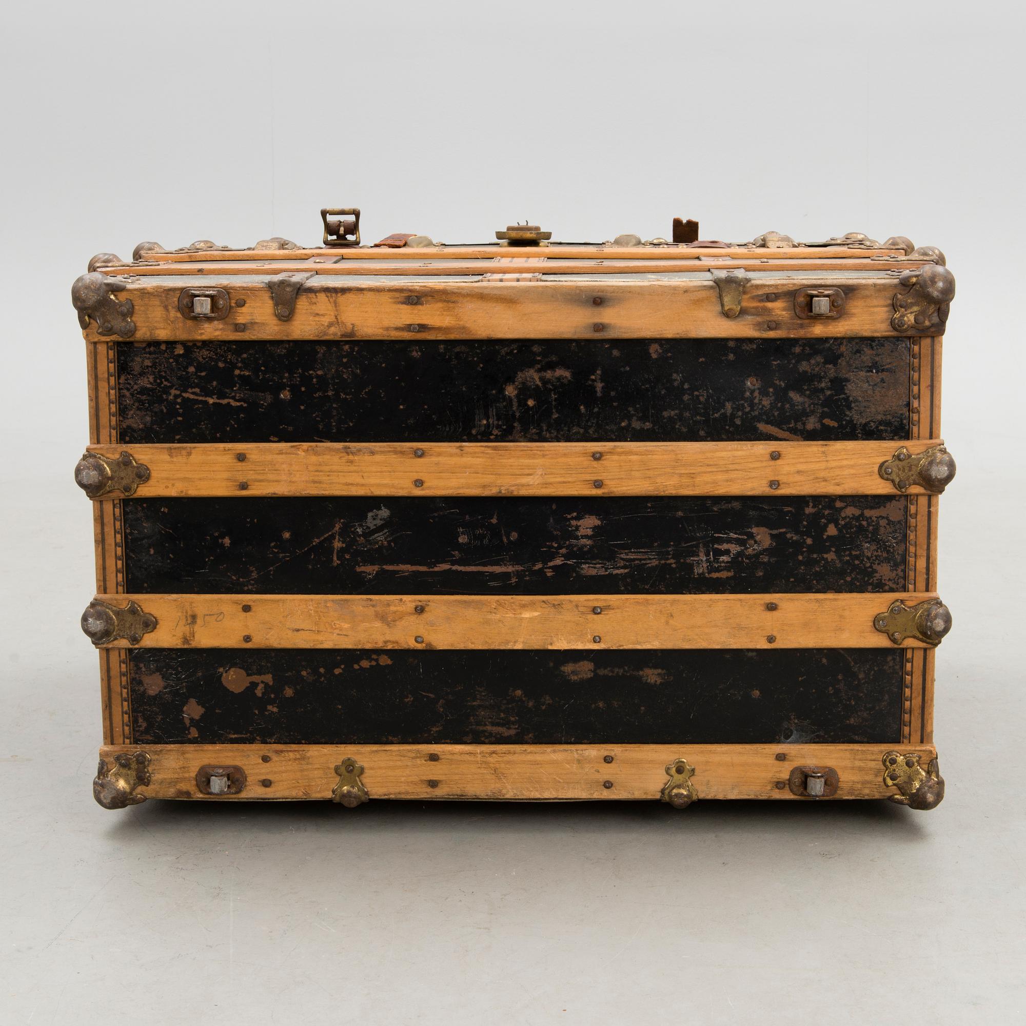 An early 20th Century trunk by The Belber Trunk Bag Co New York. Bukowskis