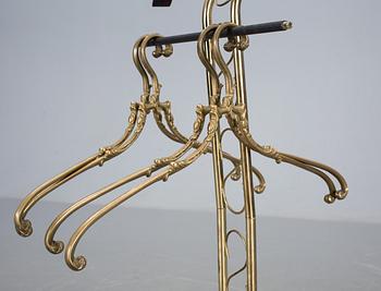 HERRBETJÄNT med GALGAR, 4 st, 1900-talets andra hälft.