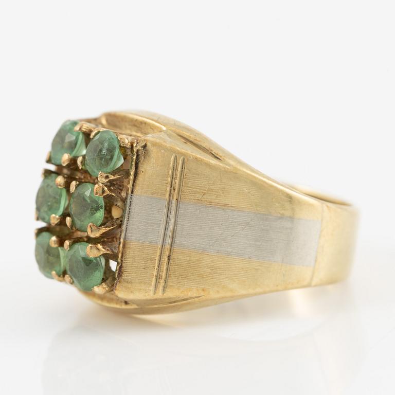 Ring, 14K gold with green stones.