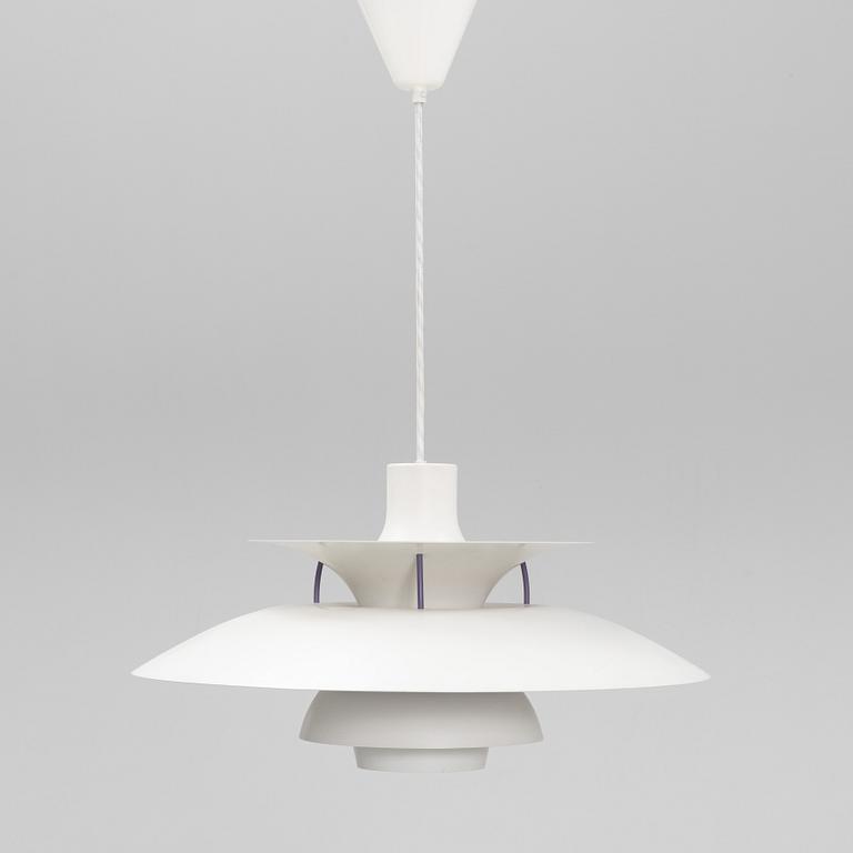 Poul Henningsen, taklampa "PH 5" Louis Poulsen, Danmark.