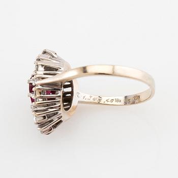 Ring 18K white gold with a ruby and diamonds.