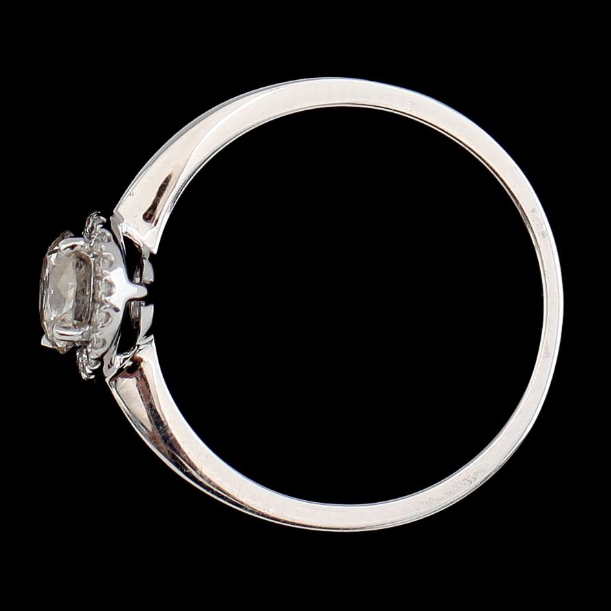 RING, 18K vitguld, tot ca 0.73 ct.