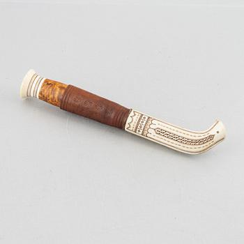 Lars Levi Sunna, a reindeer horn knife, Årosjok.