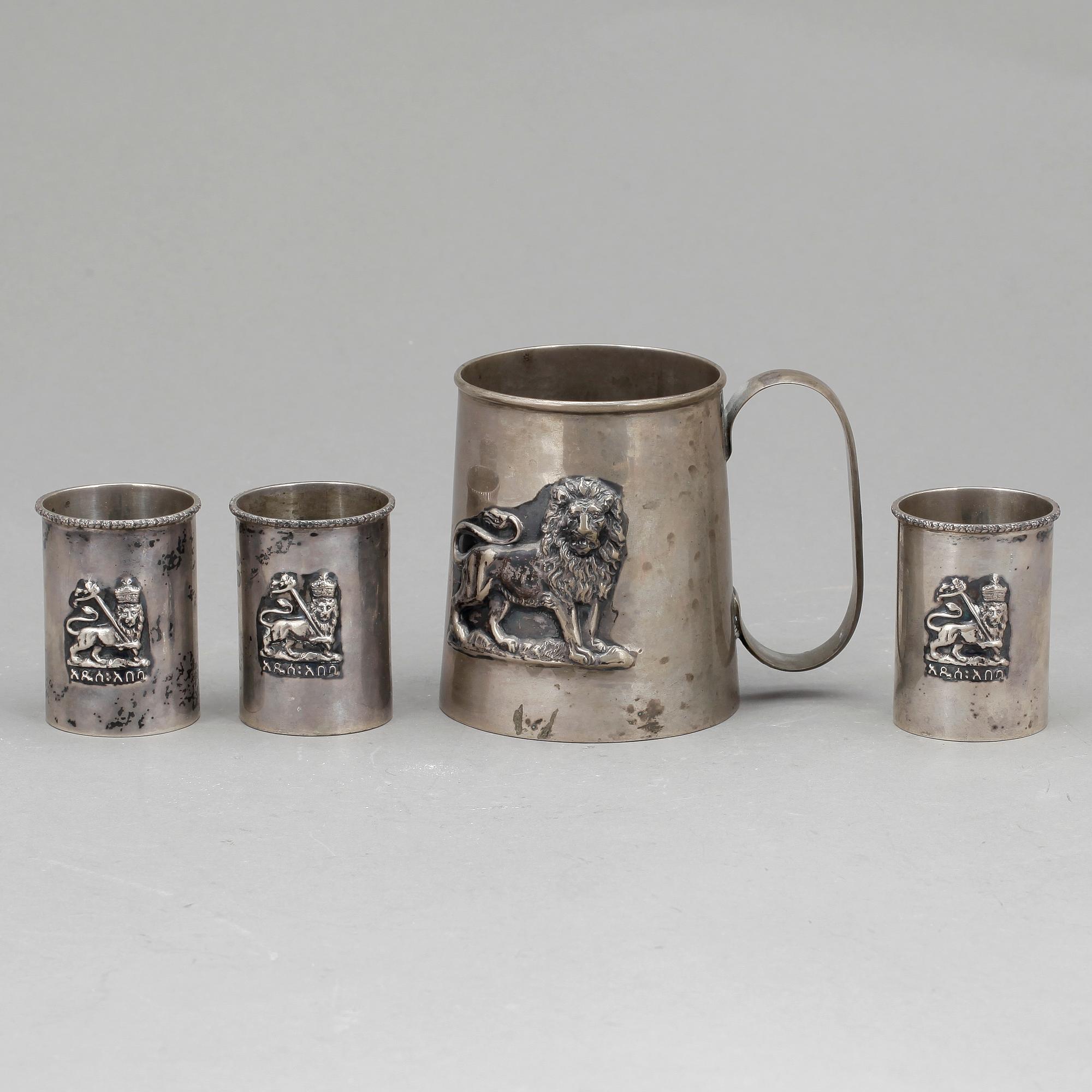 MUGG SAMT 3 BÄGARE, silver, B.A. Sevadjian, Etiopien, 1960-tal. Tot ca 415 gram.