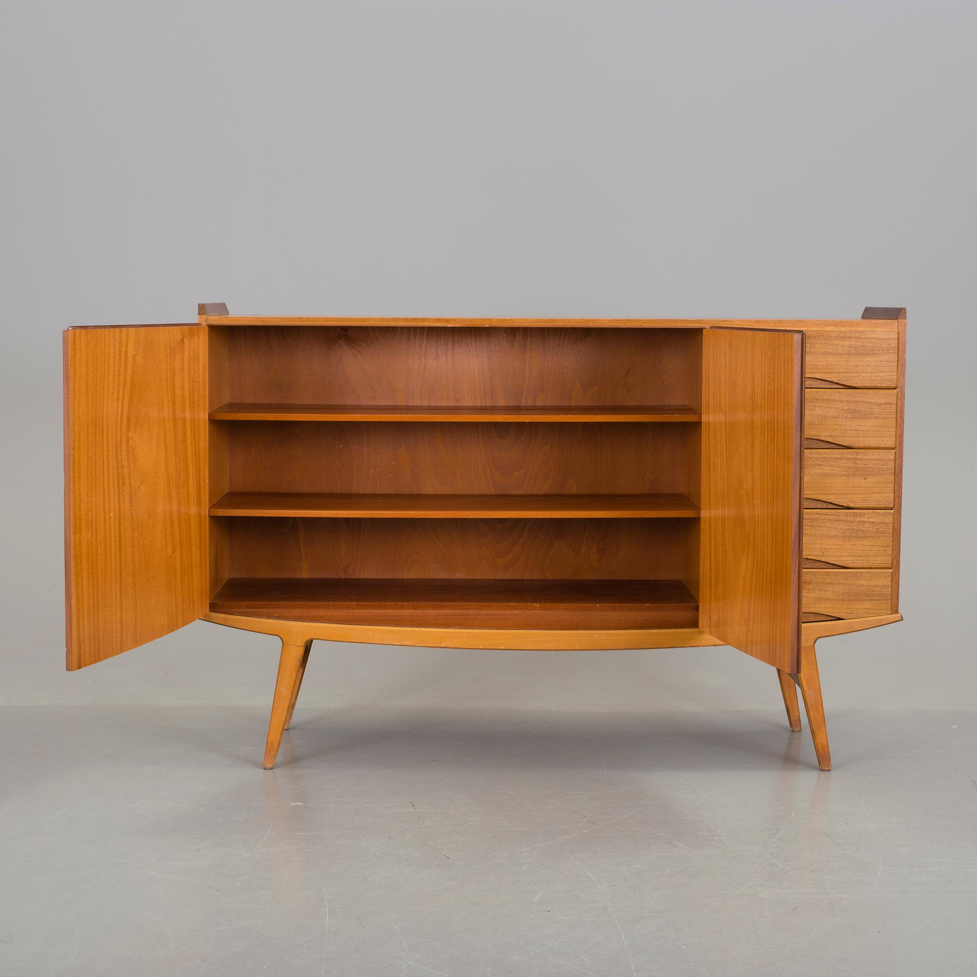 SIDEBOARD, 1900-talets andra hälft.