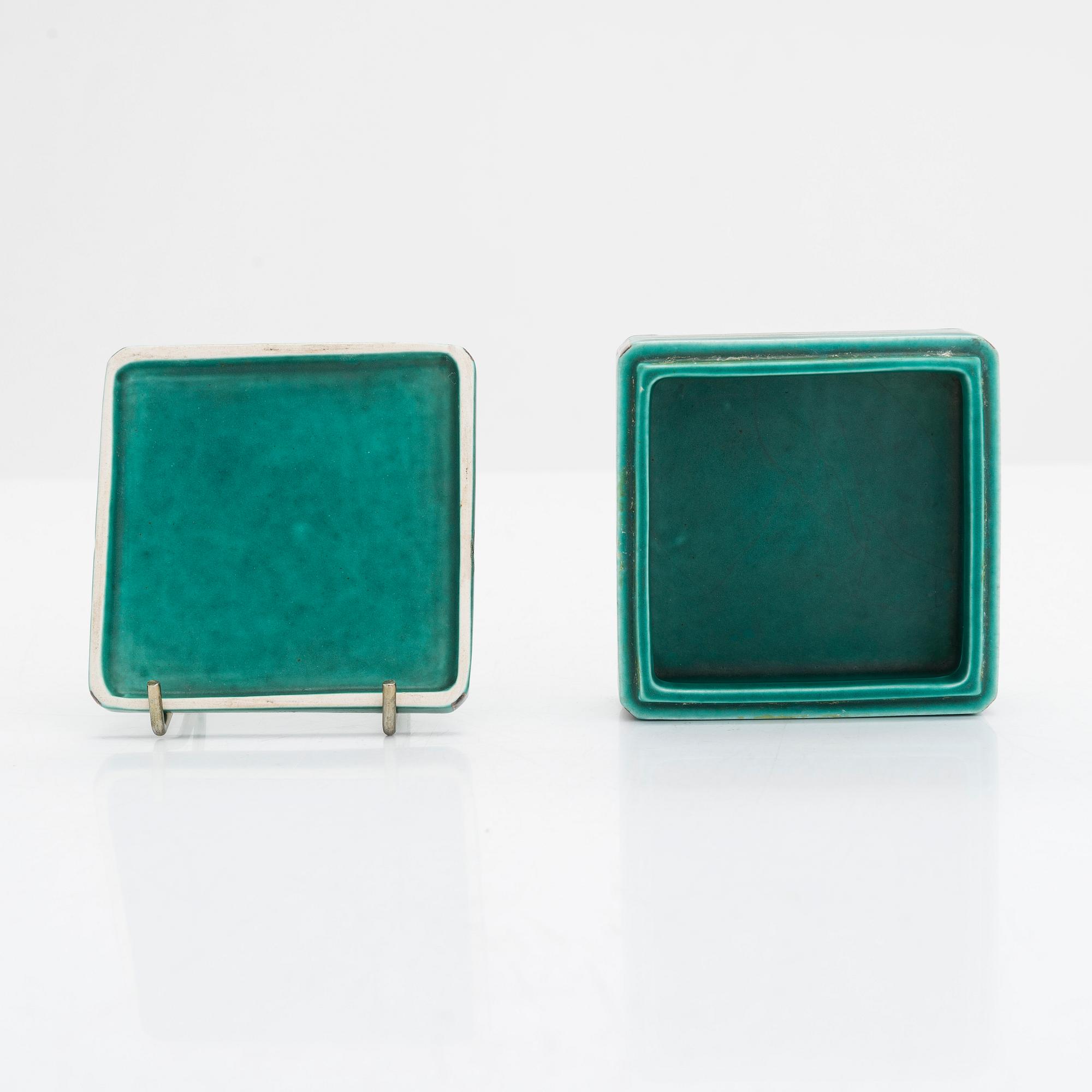 Wilhelm Kåge, skålfat samt ask med lock, "Argenta", Gustavsberg.