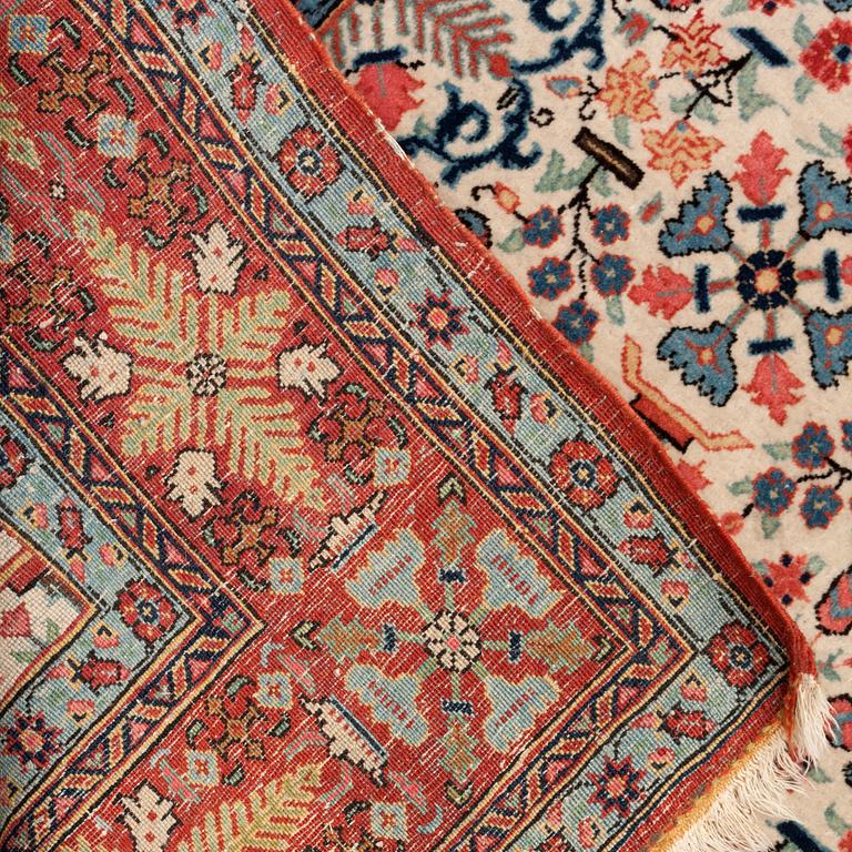 MATTA, semiantik/old, Ghom, ca 207 X 136 cm.