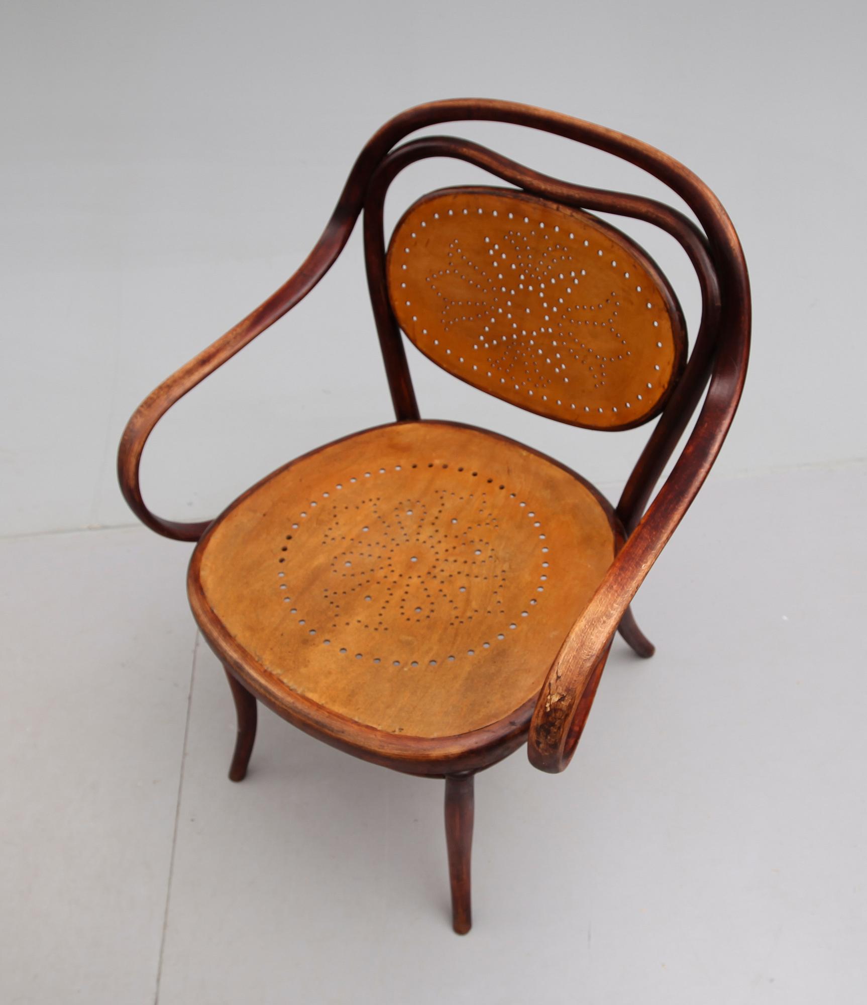 KARMSTOL, sannolikt Thonet, 1900-talets första hälft.
