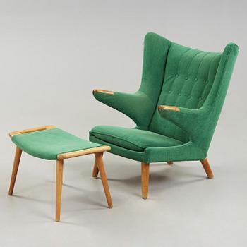 HANS J WEGNER, fåtölj "Bamse" med fotpall, AP-stolen, Danmark 1950-60-tal.