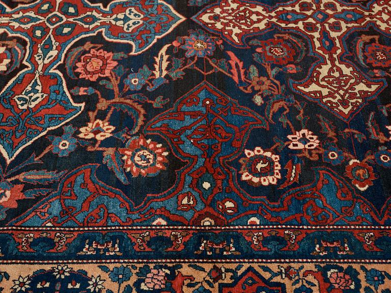 Matto, semi-antique, Chaharmahal/Bakhtiari Province, ca 386, 223,5 cm ( ca 2,5-3,5 cm flat weave at the ends).