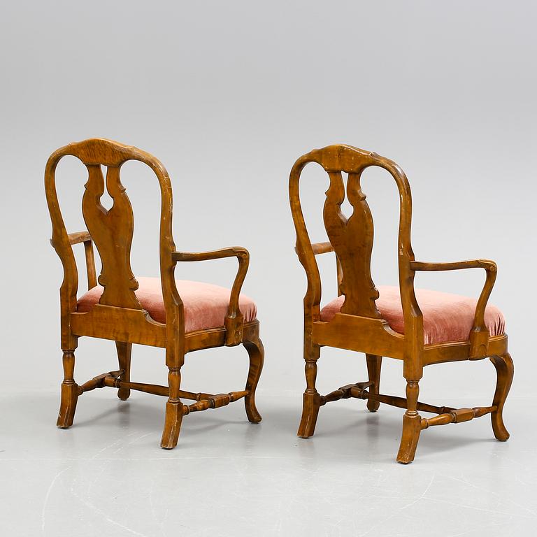 KARMSTOLAR, ett par, rokokostil, 1930/40-tal.