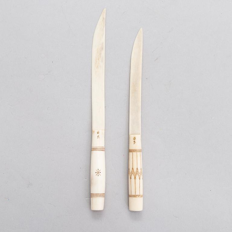 Two letter knifes signed Sune Enoksson and a box signed Lennart Sammelin, sami handicraft, later half of 20th century.