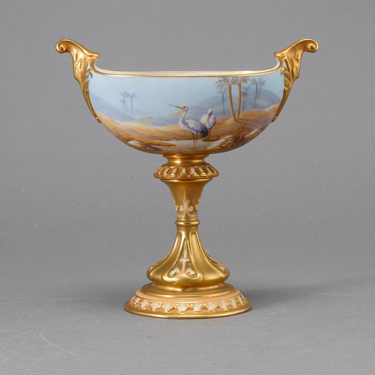 SKÅL PÅ FOT, porslin, A Schuck, Royal Worcester, 1913.