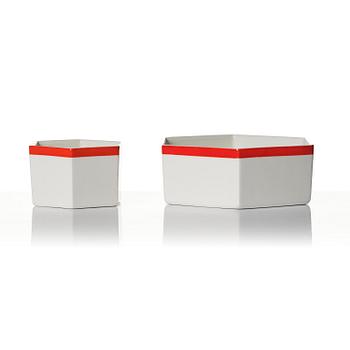 Karin Björquist, a 76-piece “Röd kant” bone china dinner service, Gustavsberg, post 1968.