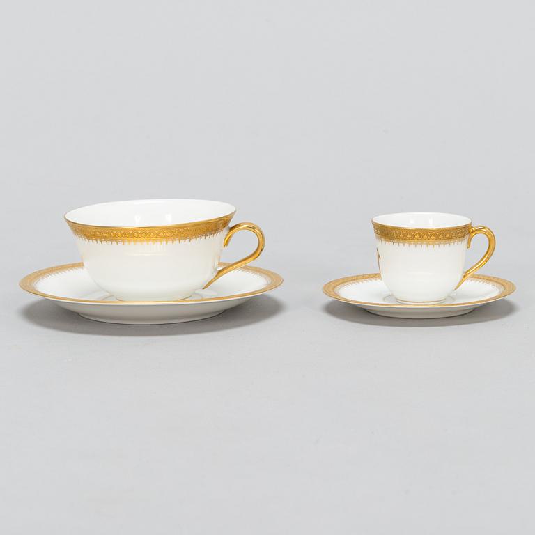 A ca. 235-piece porcelain dinnerware set, Puls H. Holzner Glaspalast Karlsbad, Czechoslovakia 1930s-40s.