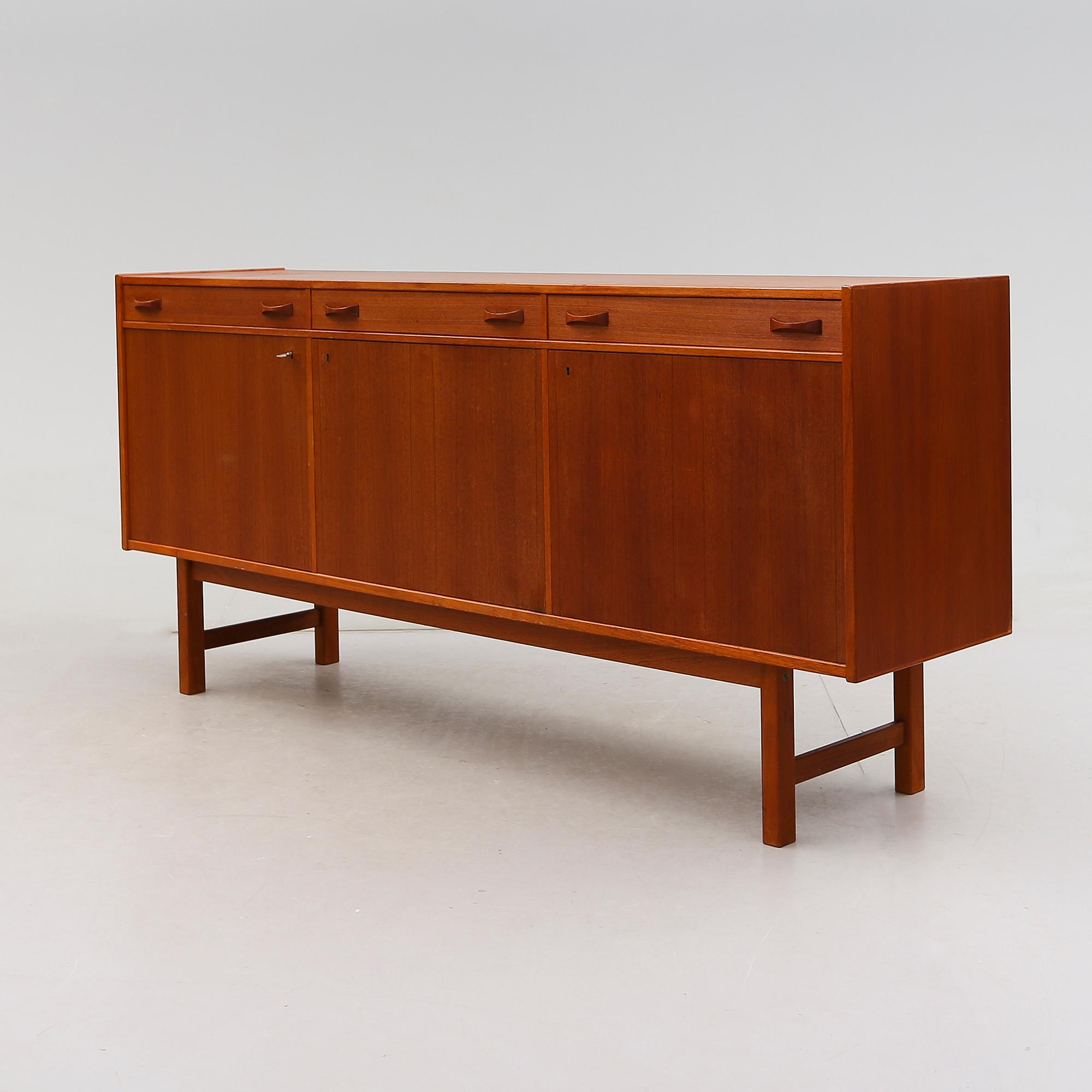 SIDEBOARD, Ulferts, Tibro, 1900-talets andra hälft.