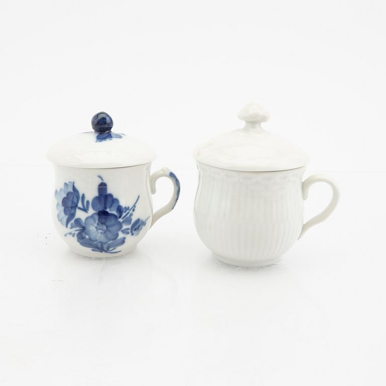 A 41 pcs Blå Blomst porcelain service Royal Copenhagen.