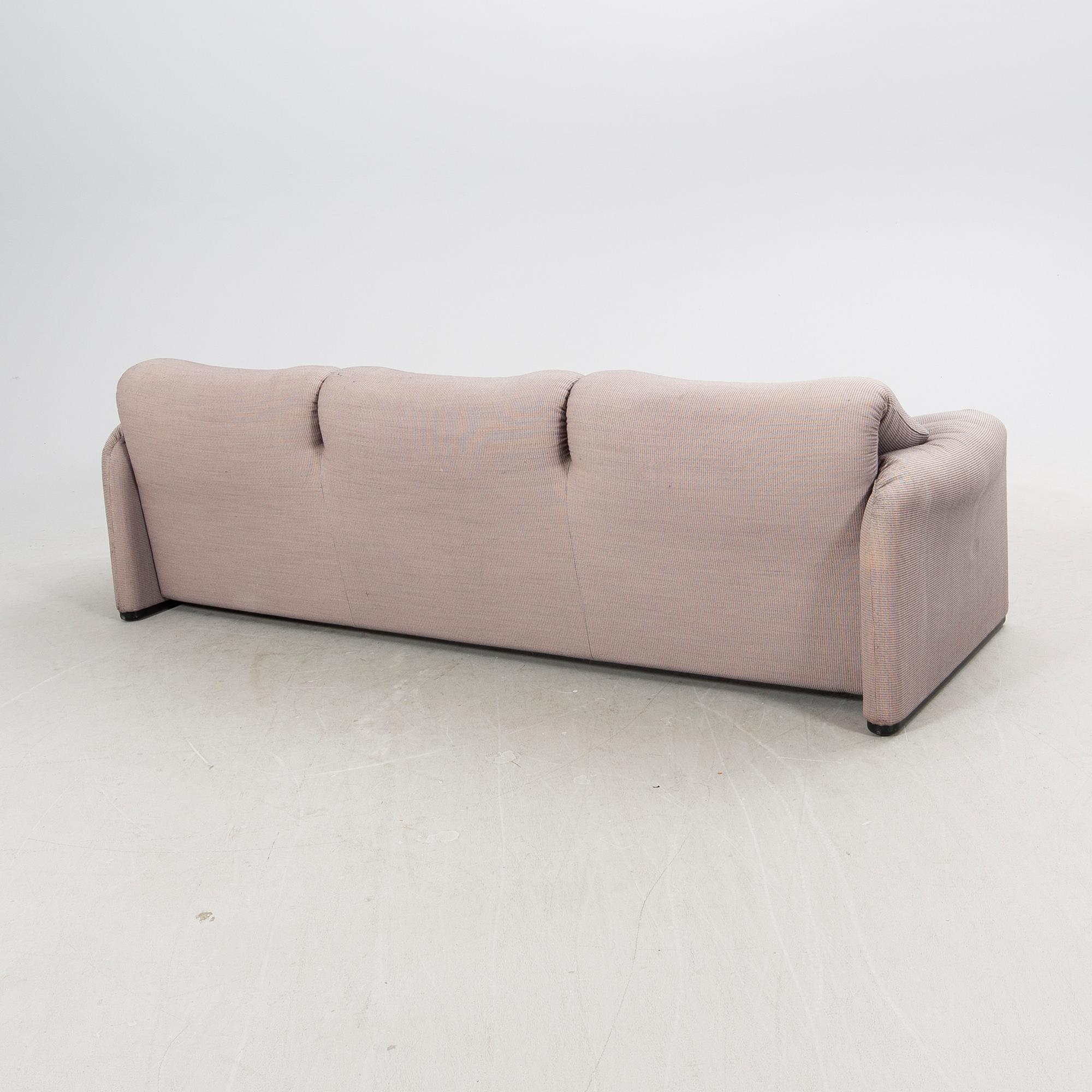 Vico Magistretti, sofa "Maralunga" for Cassina designed in 1973.