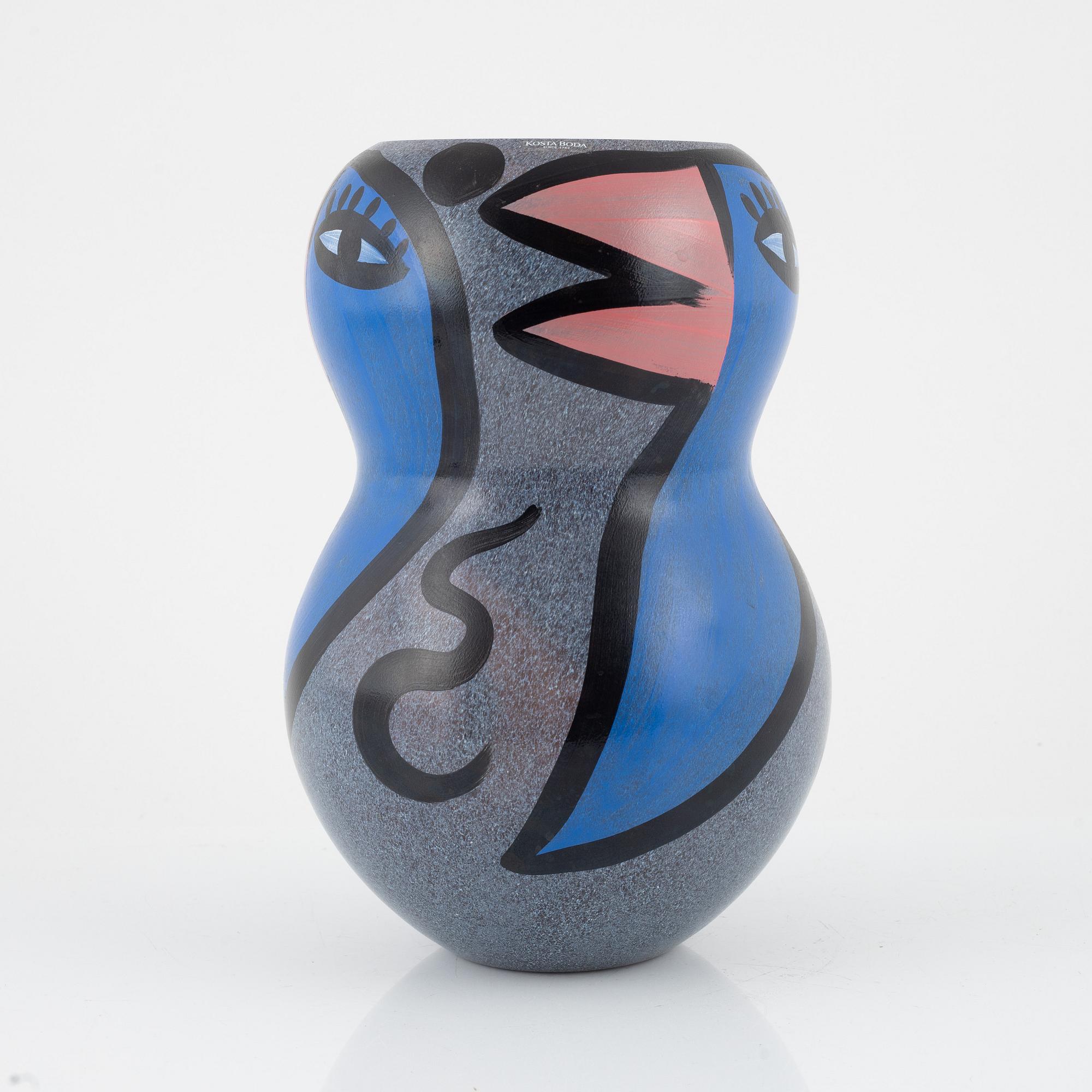 Ulrica Hydman-Vallien, a glass vase, Kosta Boda.