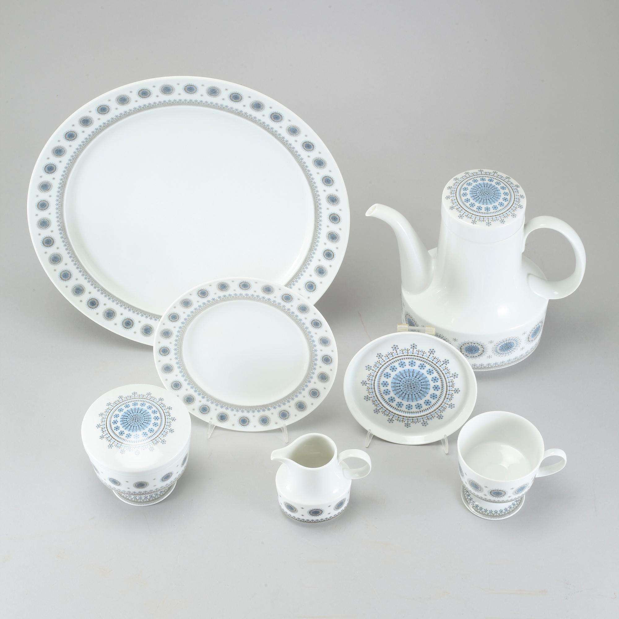28 pieces of porcelain tableware by Tapio Wirkkala, model "Composition/Jääkukka" for Rosenthal, 20th century.