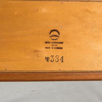 SÄNGBORD, Axel Kjaersgaard, Odder, Danmark.