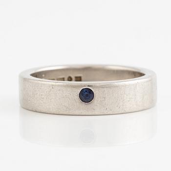 Ring, Strömdahls, platinum with two faceted sapphires.