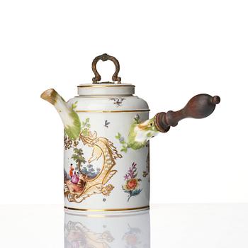 A Meissen Chocholat pot with cover, 18th Century.