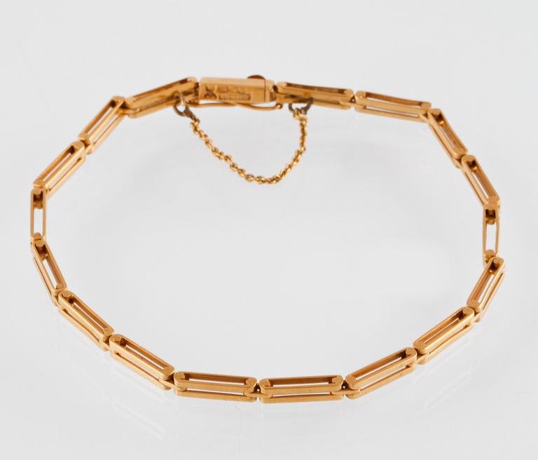 ARMBAND, 18K guld, Gustav Dahlgren & Co, Malmö, 1913. Vikt 6,4 gram.