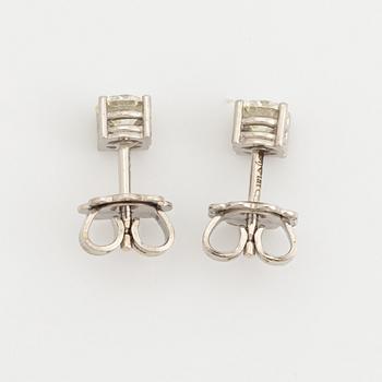 Brilliant cut diamond earrings.