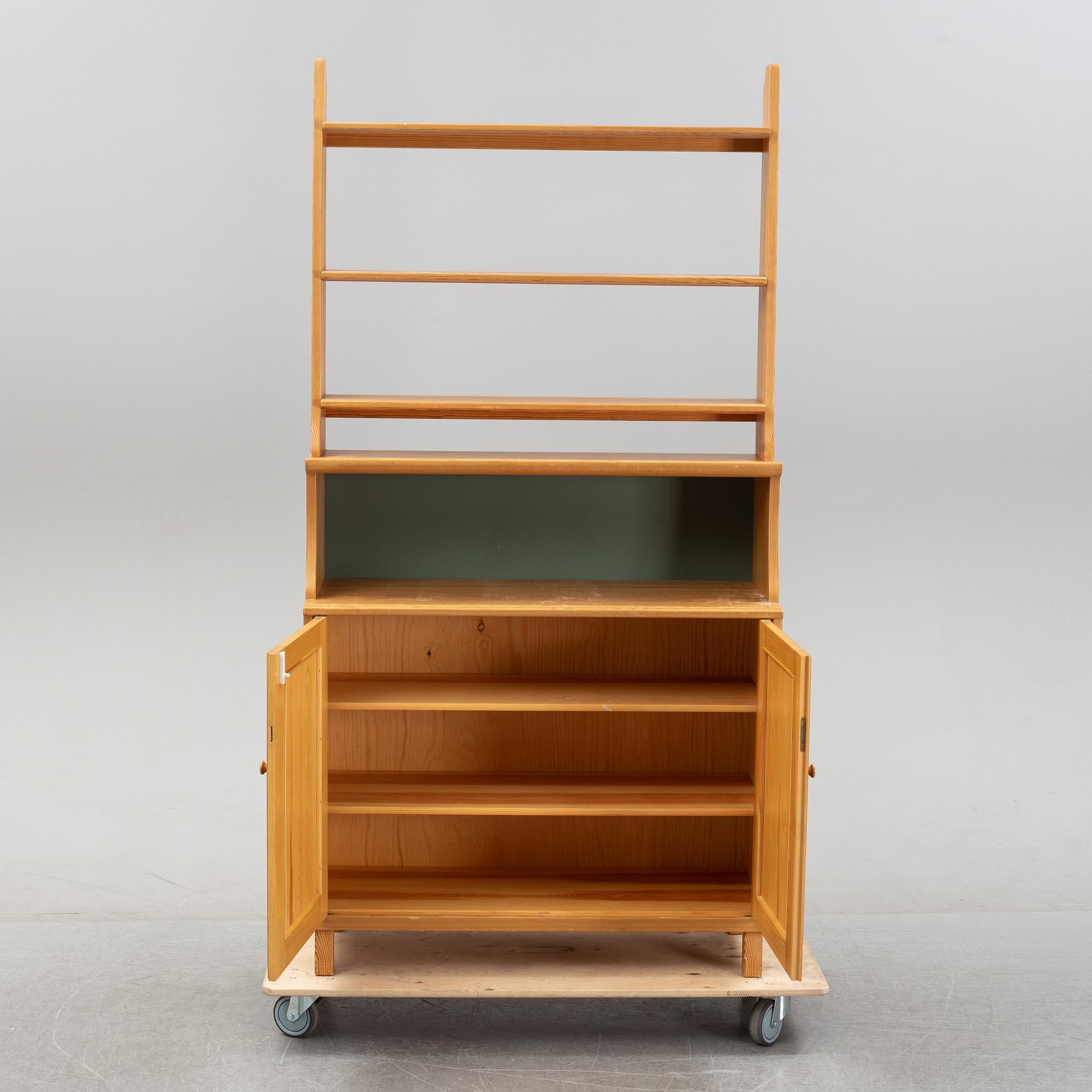 Carl Malmsten, a pinewood 'Visingsö' bookcase/cabinet, second half of the 20th Century.