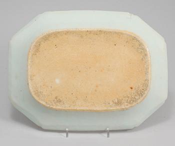STEKFAT, porslin, Kina, 1700-tal.