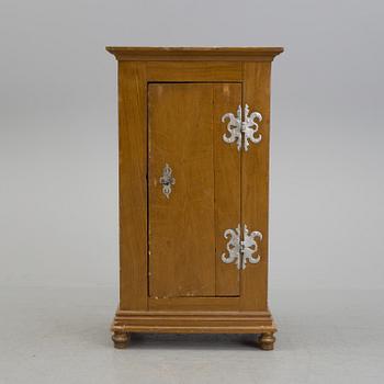 A 18th century cabinet.