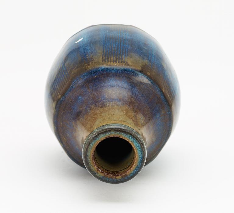 A Wilhelm Kåge 'Farsta' stoneware vase, Gustavsberg studio 1956.