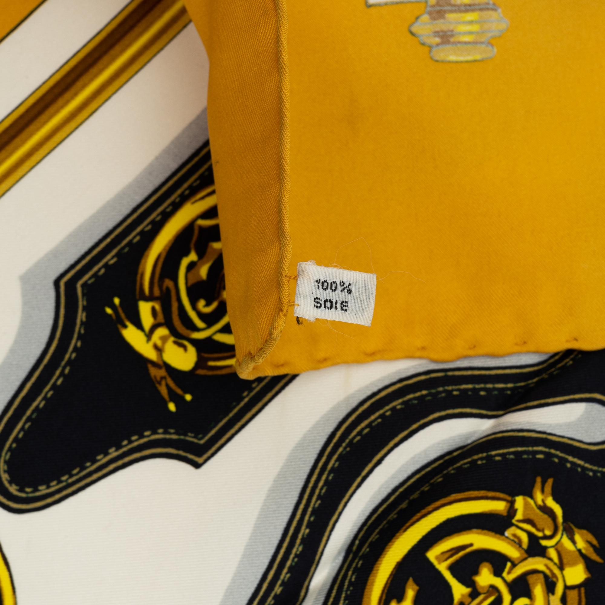 Scarves, 2 st, varev en Hermès.