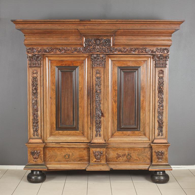 SALSSKÅP, barockstil, 1800-tal.
