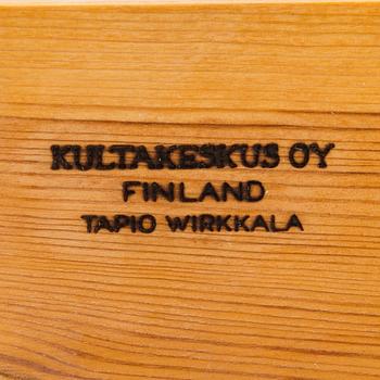 Tapio Wirkkala, two 1970s 'TW 488' ashtrays manufactured by Kultakeskus Hämeenlinna.