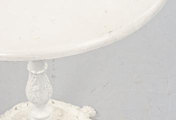 TRÄDGÅRDSBORD och TRÄDGÅRDSSTOLAR, ett par, 1900-talets andra hälft.