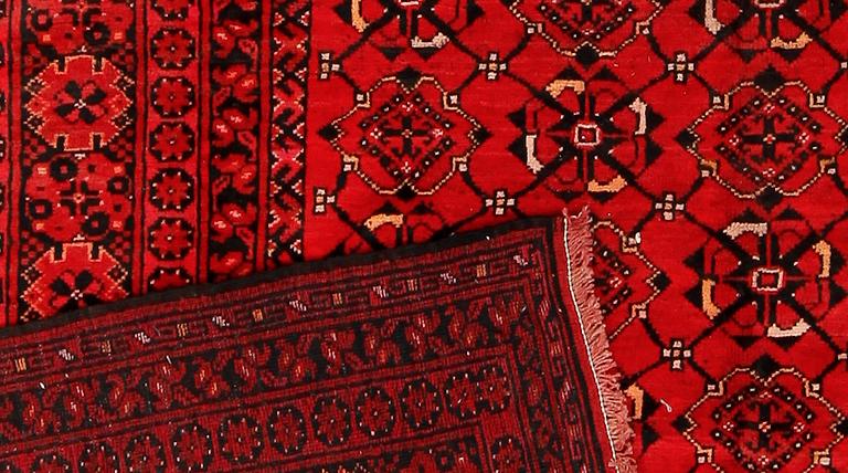 MATTA, Afghan, 267 x 211 cm.