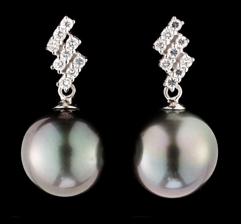 ÖRHÄNGEN, silver med tahitipärlor 12,5 mm.