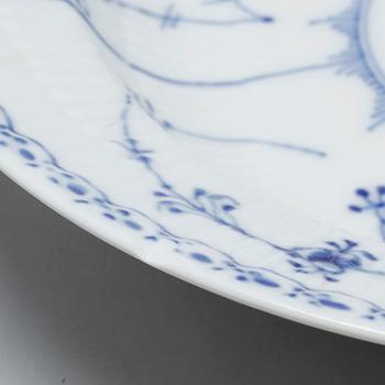 A porcelain tableware set of 92 pcs, "Musselmalet" by Royal Copenhagen, Denmark, second half of the 20th century.