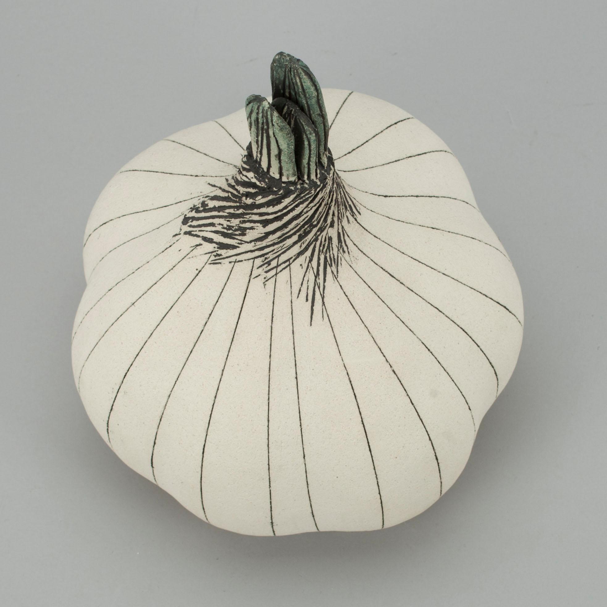 KERAMIKSKULPTUR, Vitlök. Sign. GOG/JL, Arabia Finland.