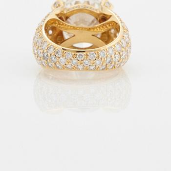 Ring 18K guld med en rund briljantslipad diamant 10.08 ct G vs2.