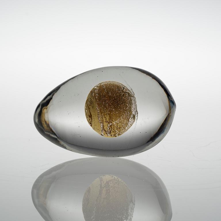 TAPIO WIRKKALA, A GLASS SCULPTURE. Glass Egg. Signed Venini, Italy. Mid 1960s.