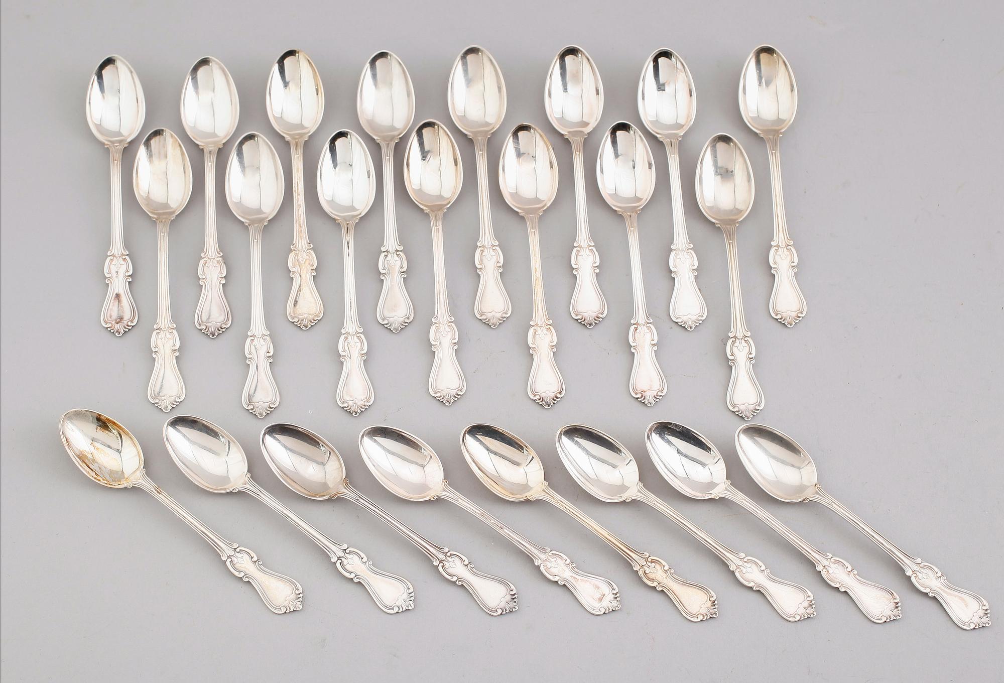 KAFFESKEDAR, 23 st, silver, "Olga", GAB, Stockholm 1950/60-tal. Vikt ca 297 gram.